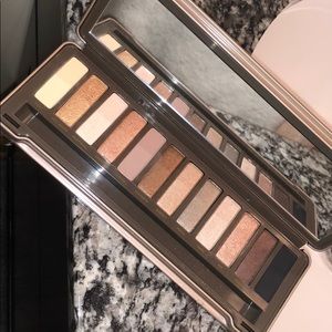 NAKED2 URBAN DECAY EYESHADOW PALETTE!